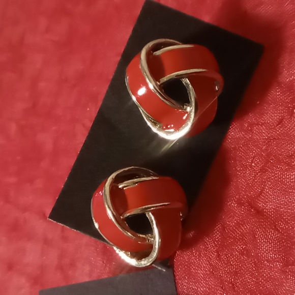 Vintage gold tone & red enamel knots and gold ,yellow half stud hoop earrings - Picture 3 of 8